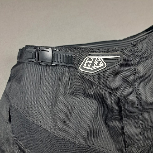 Troy Lee Designs MTB Bike Shorts Womens Large 7/8 Padded Protective Gear - Picture 3 of 16